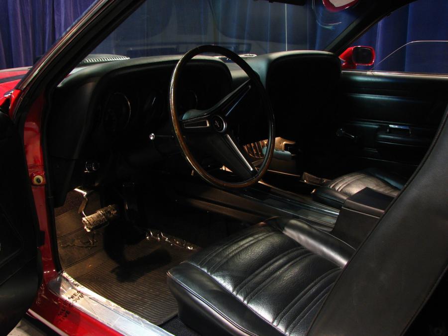  Ford Mustang Boss 302 Red 1970 года  (фото 4 из 4)